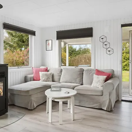 Silvana - 750m From The Sea By Interhome Hébergement de vacances Bøtø By